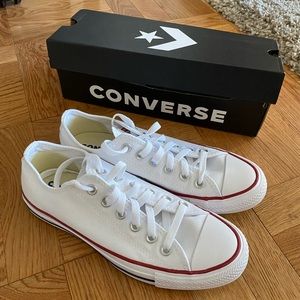 White Converse All Stars Size 7.5